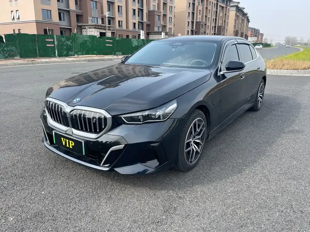 BMW i5 — фото 1