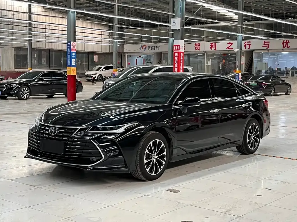 Toyota Avalon — фото 1
