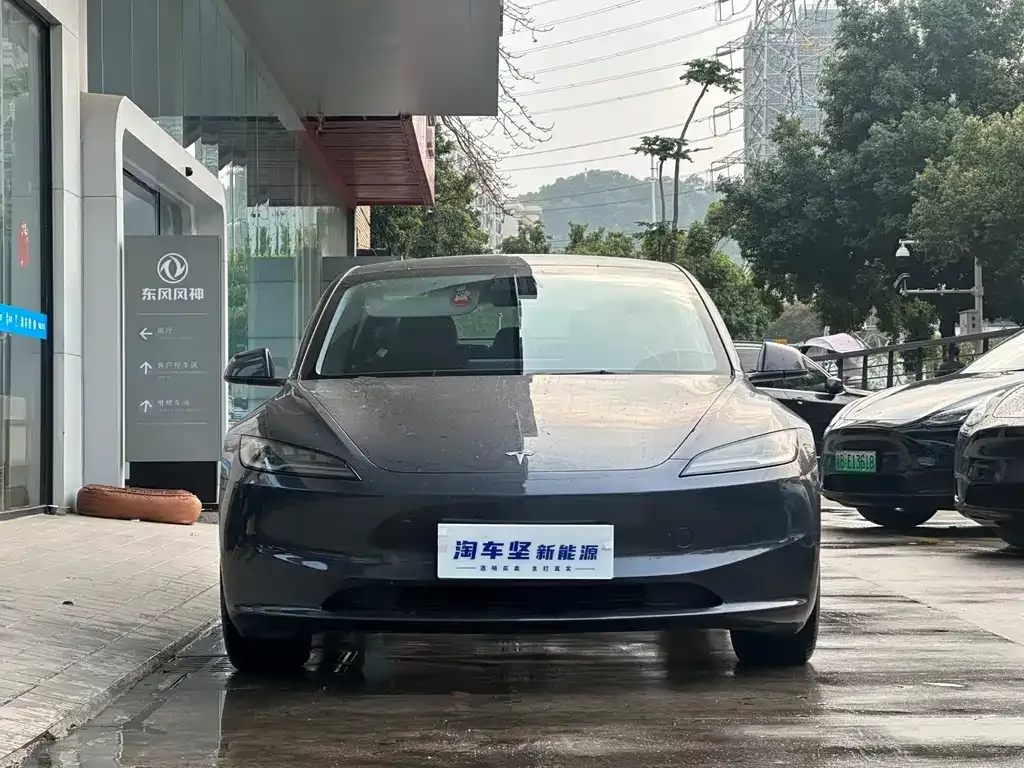 Tesla Model 3 — фото 7