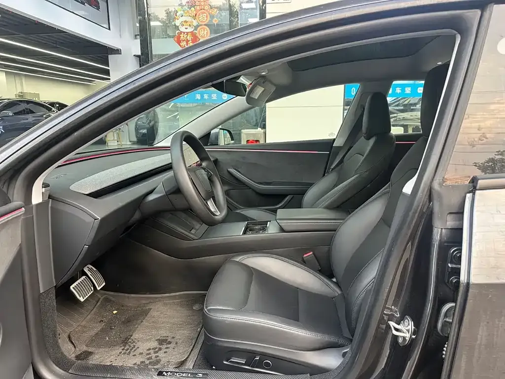 Tesla Model 3 — фото 6