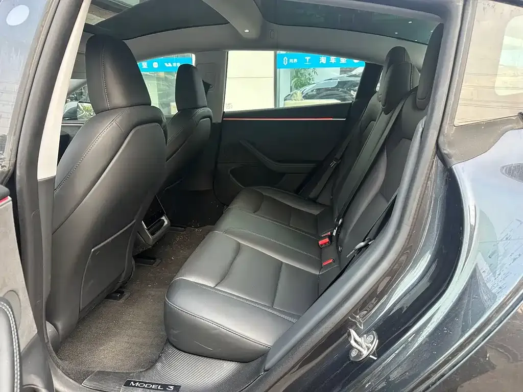 Tesla Model 3 — фото 5