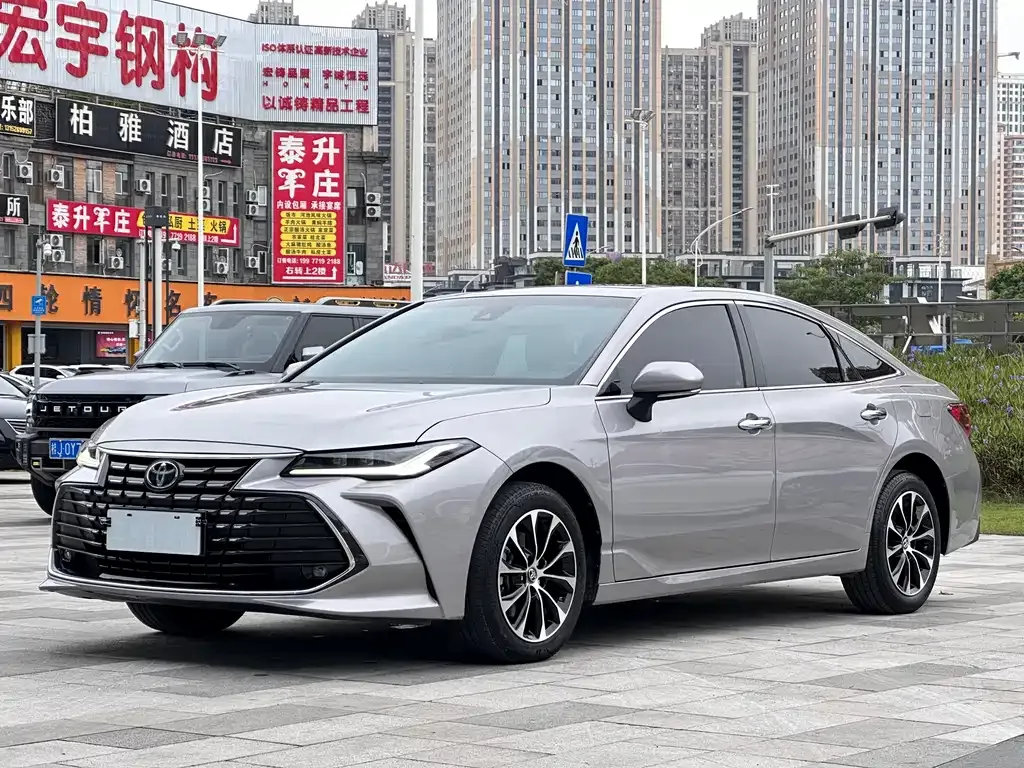Toyota Avalon 2023 из CN, фото 1