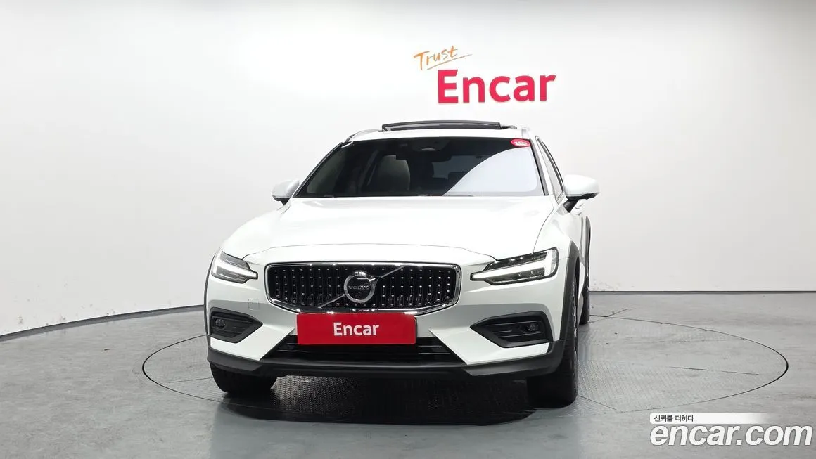 Volvo V60 2025 из KR, фото 2