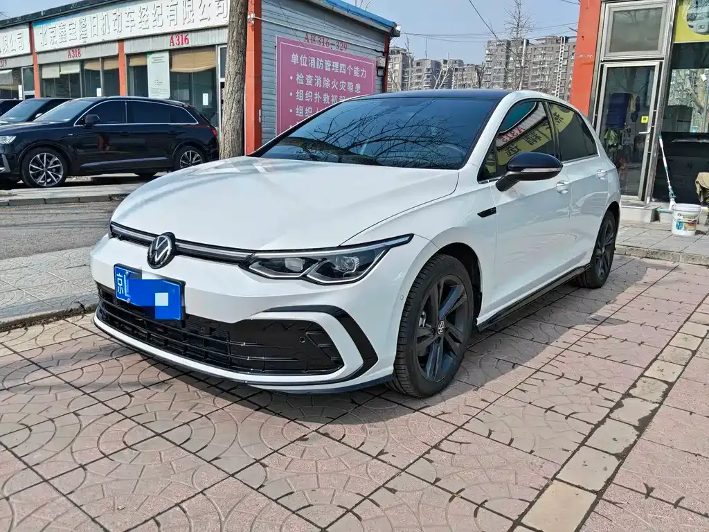 Volkswagen Golf 2024 из CN, фото 1