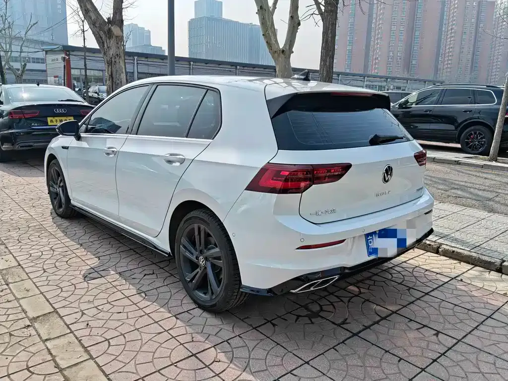 Volkswagen Golf 2024 из CN, фото 9
