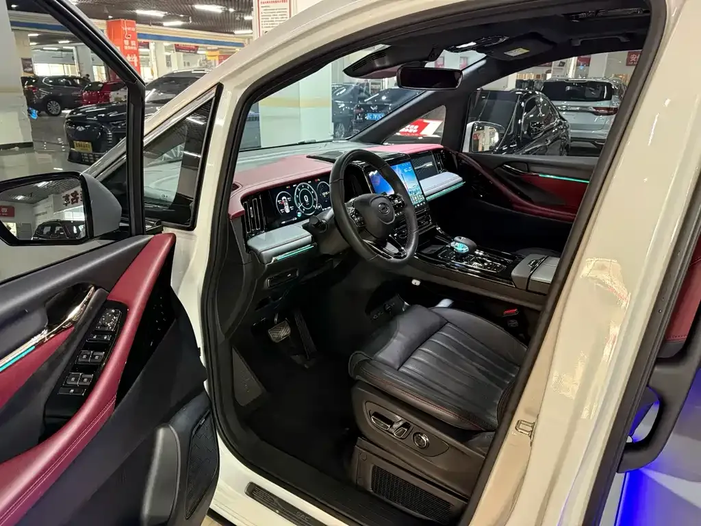GAC Motor Trumpchi M8 — фото 3