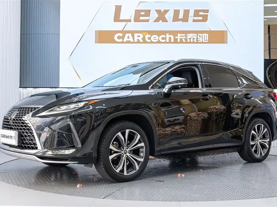 Lexus RX — фото 1