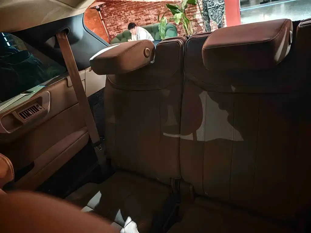 Land Rover Range Rover 2023 из CN, фото 2