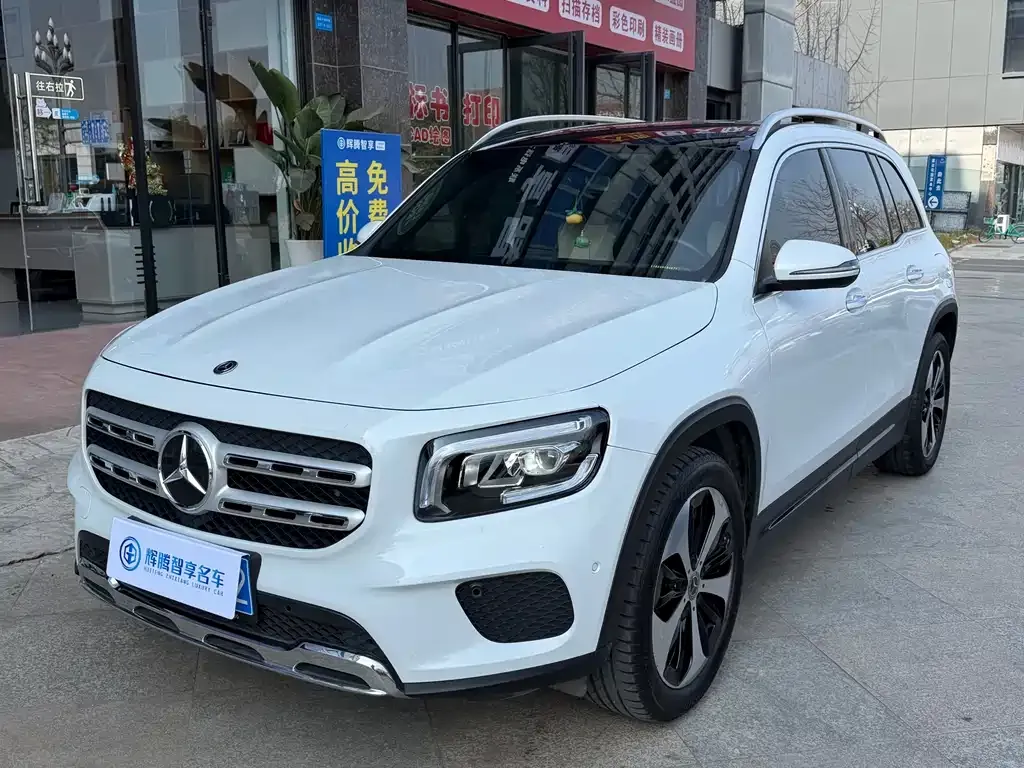 Mercedes-Benz GLB — фото 1