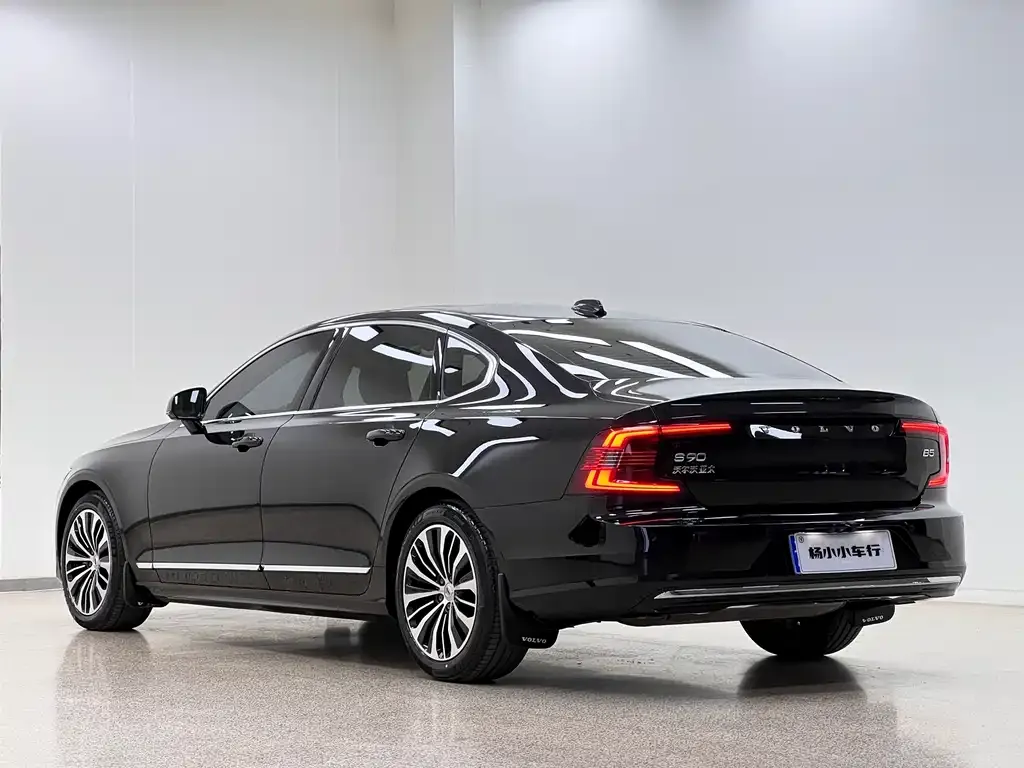 Volvo S90 — фото 6