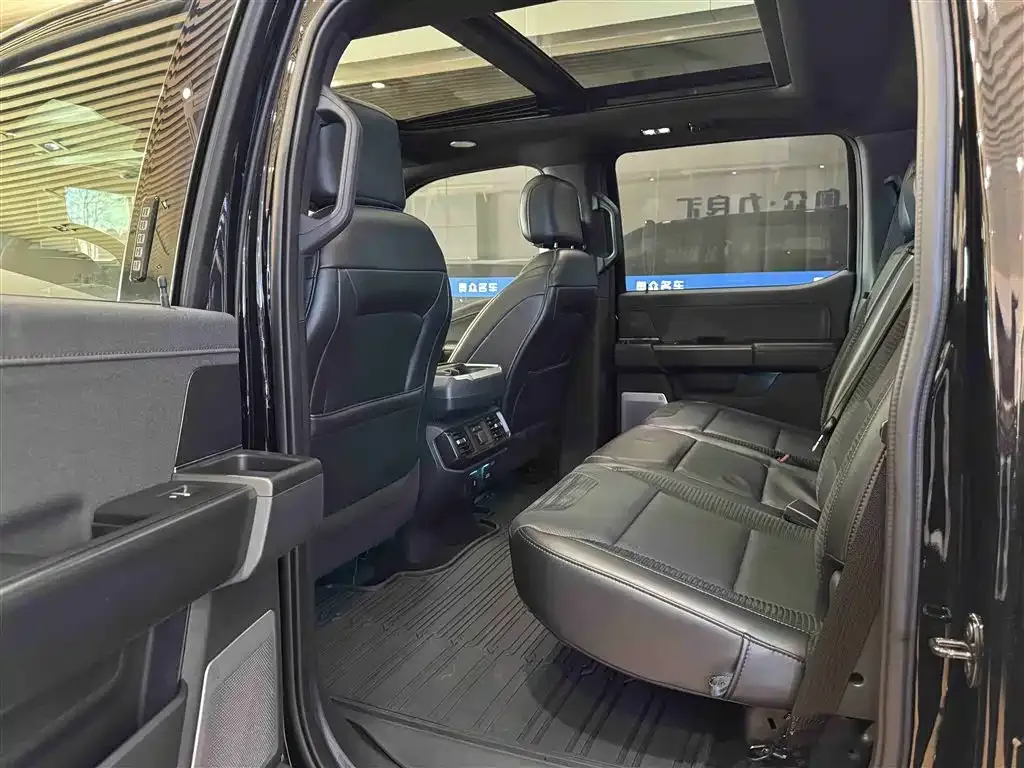 Ford F-150 Raptor 2023 из CN, фото 8