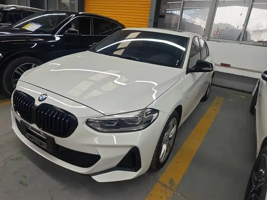 BMW 1 Series 2021 из CN, фото 1