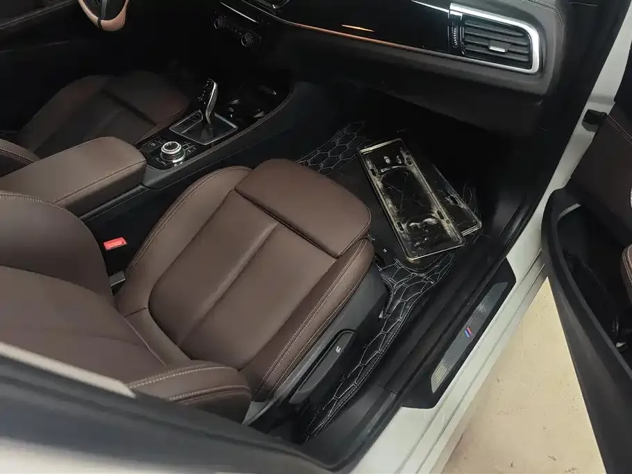 BMW 1 Series 2021 из CN, фото 6