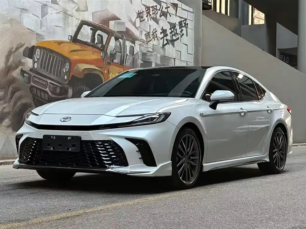 Toyota Camry 2024 из CN, фото 1
