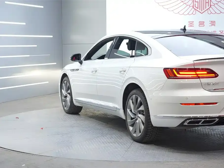 Volkswagen CC — фото 8