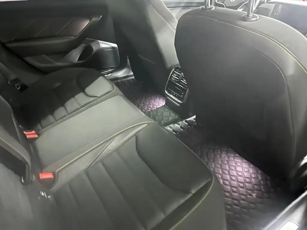 Volkswagen CC 2025 из CN, фото 2