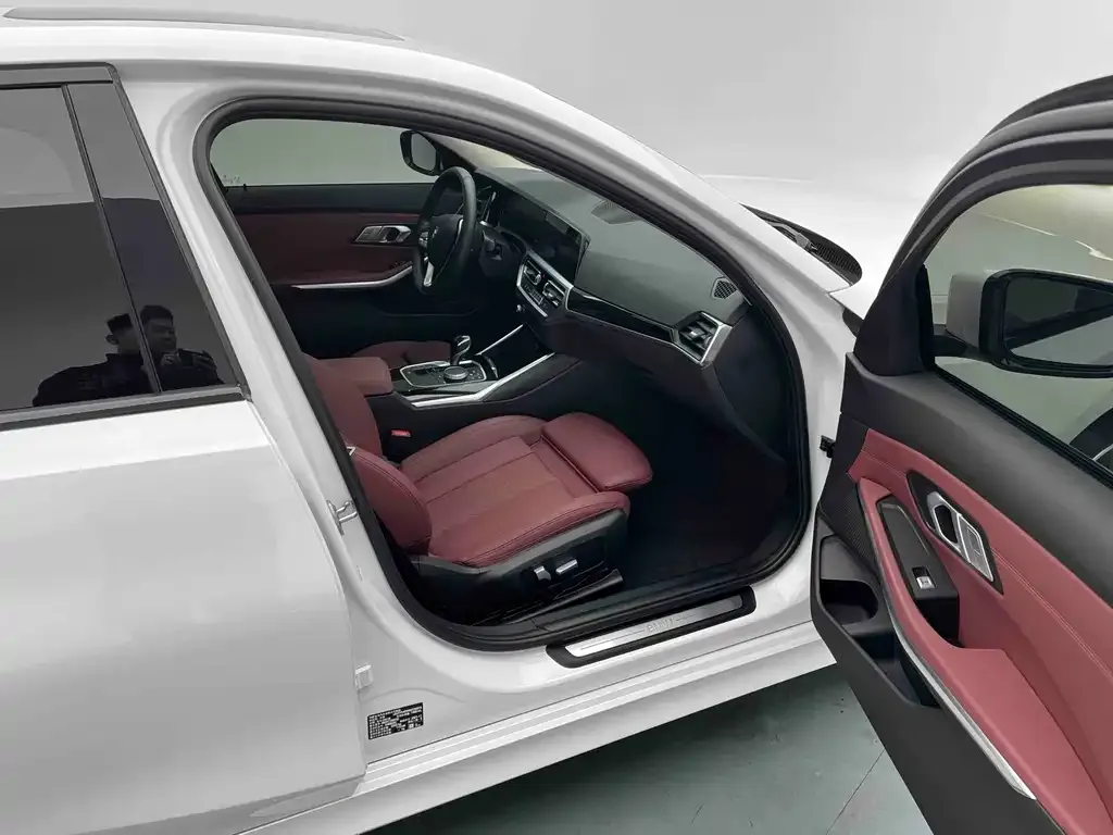 BMW 3 Series 2022 из CN, фото 7
