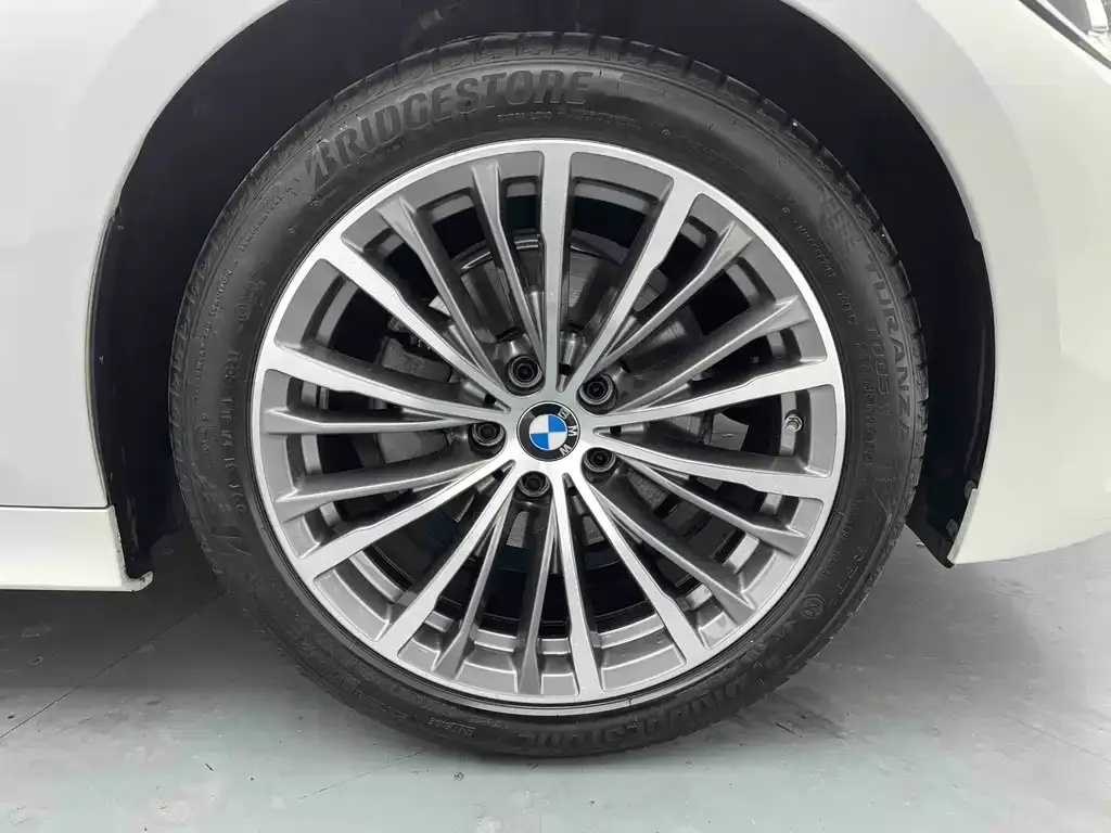 BMW 3 Series 2022 из CN, фото 8