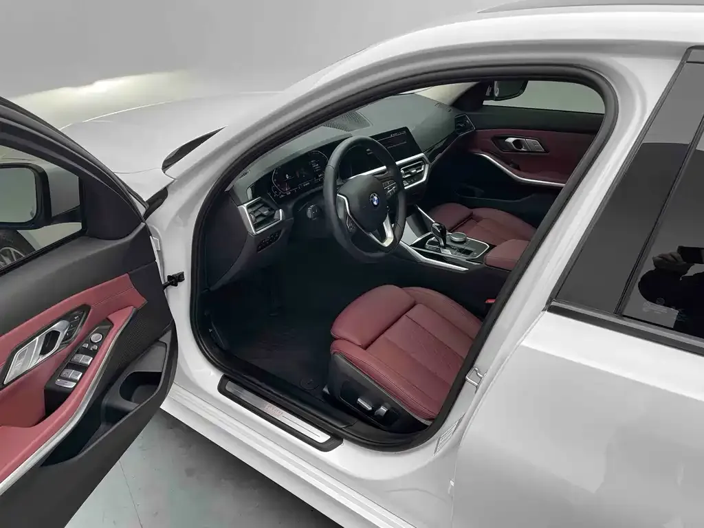 BMW 3 Series 2022 из CN, фото 9