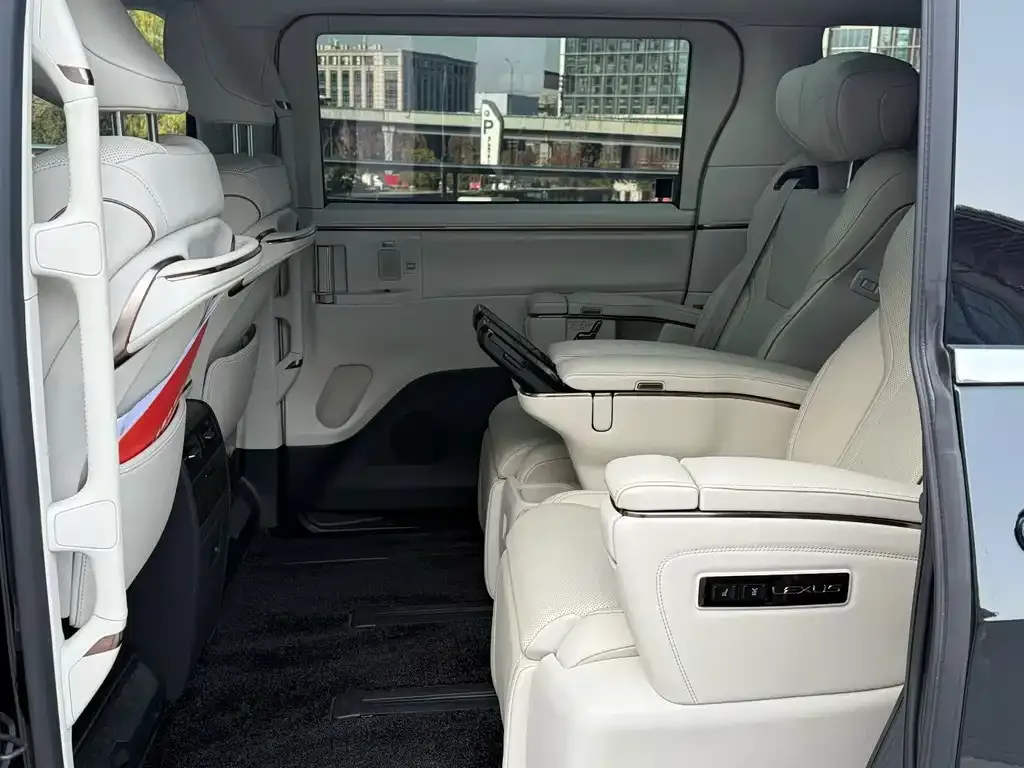 Lexus LM 2024 из CN, фото 6