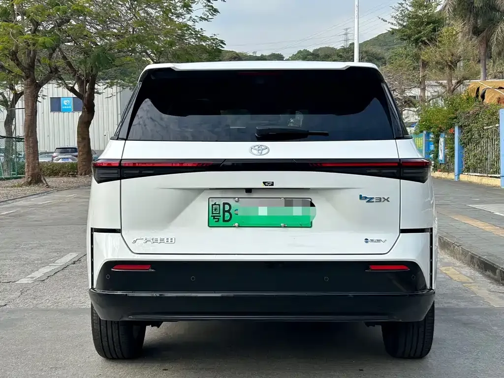 Toyota Platinum 3X 2026 из CN, фото 10