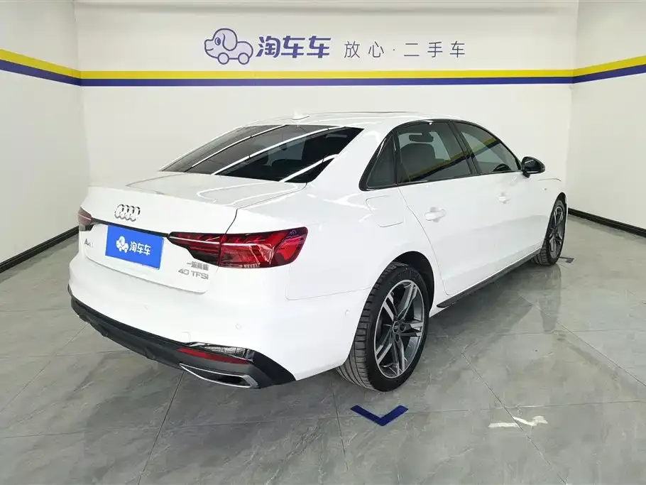 Audi A4L 2023 из CN, фото 6