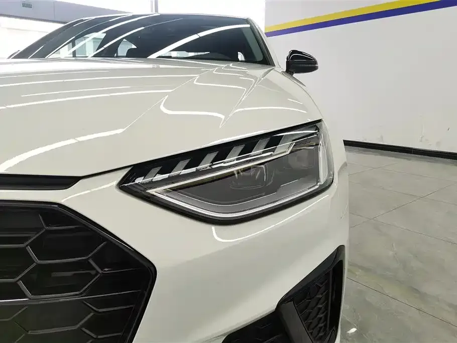 Audi A4L 2023 из CN, фото 3