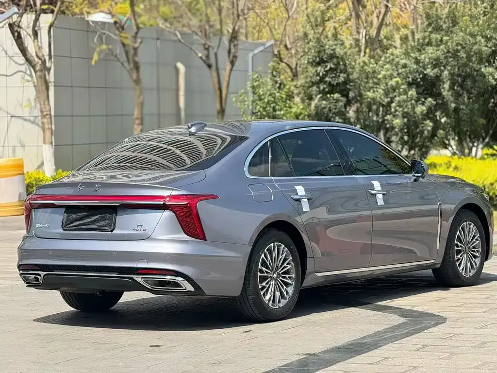 Hongqi H5 — фото 10