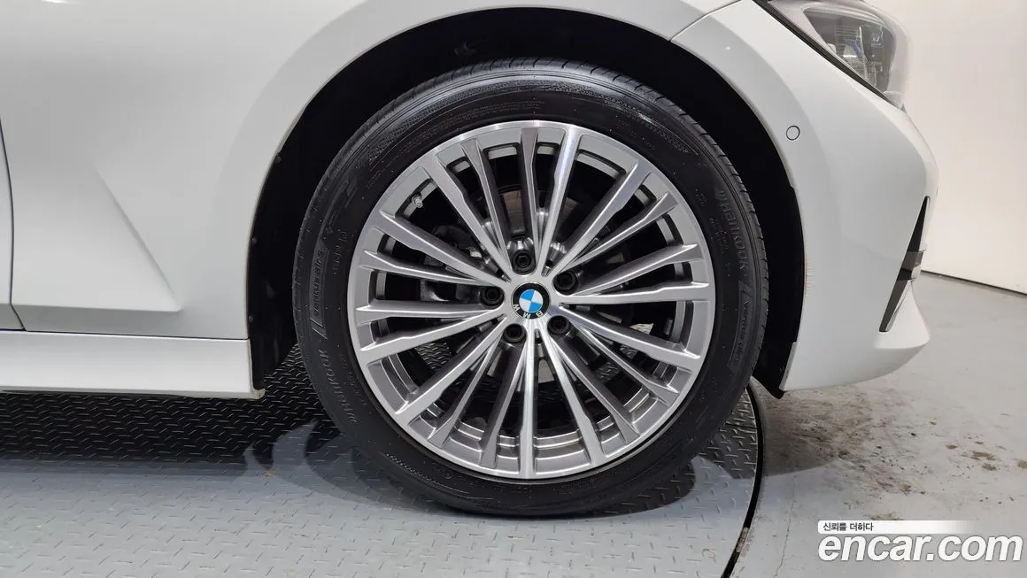 BMW 3-Series 2022 из KR, фото 8