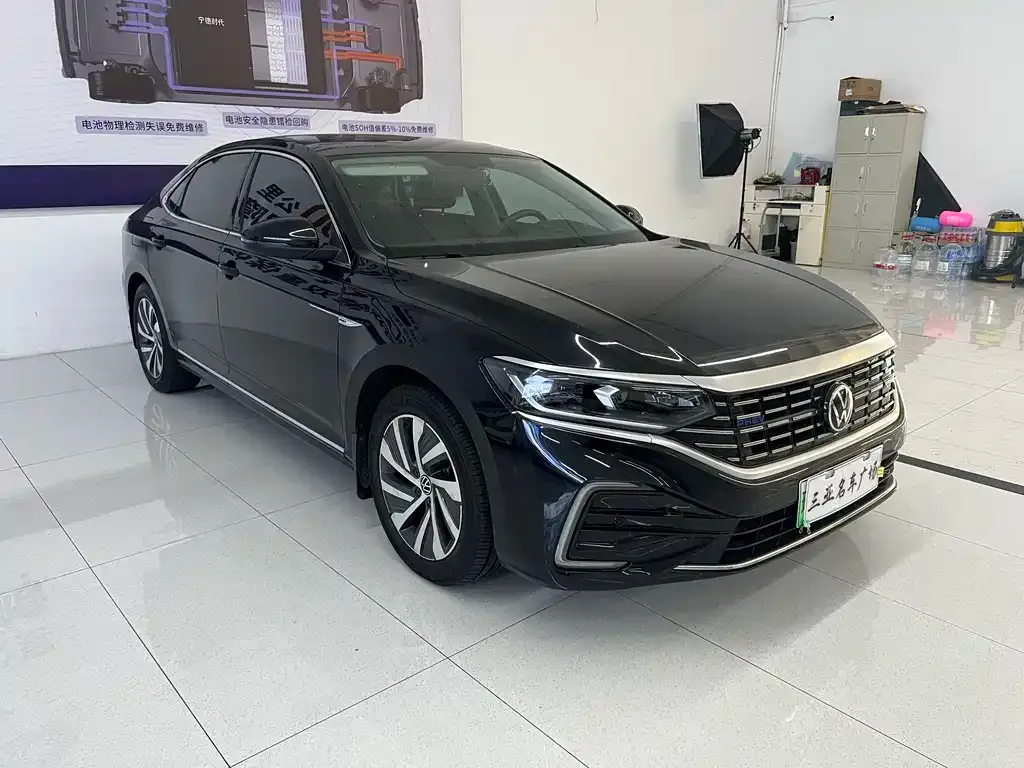 Volkswagen Passat New Energy — фото 8