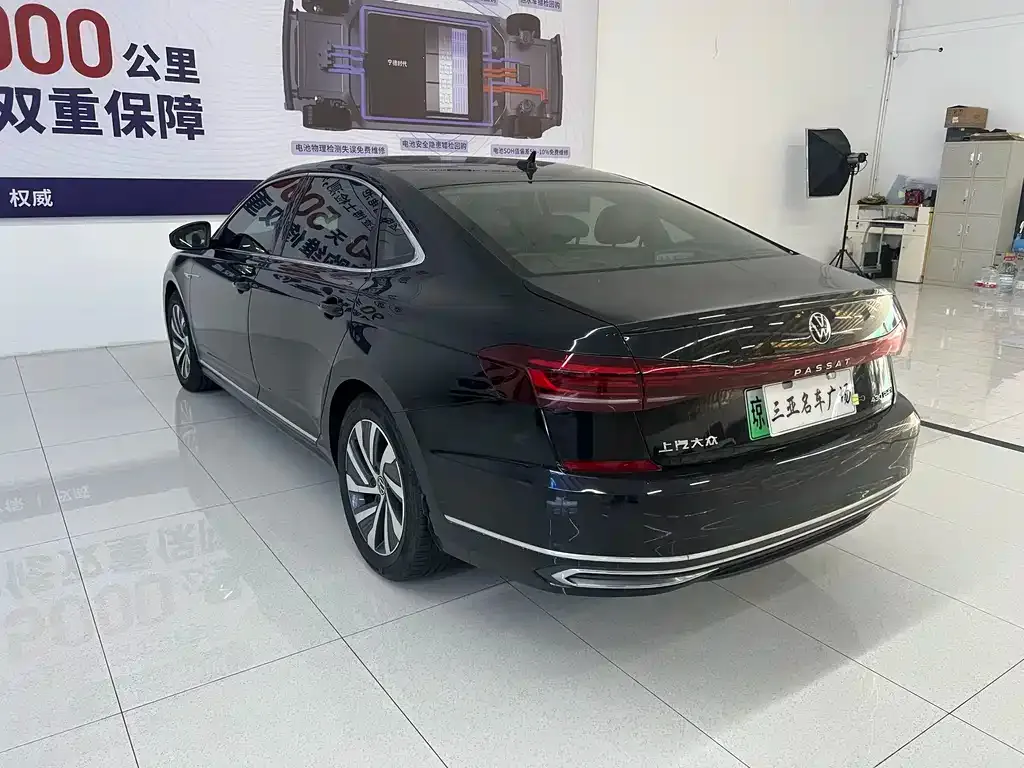 Volkswagen Passat New Energy — фото 7