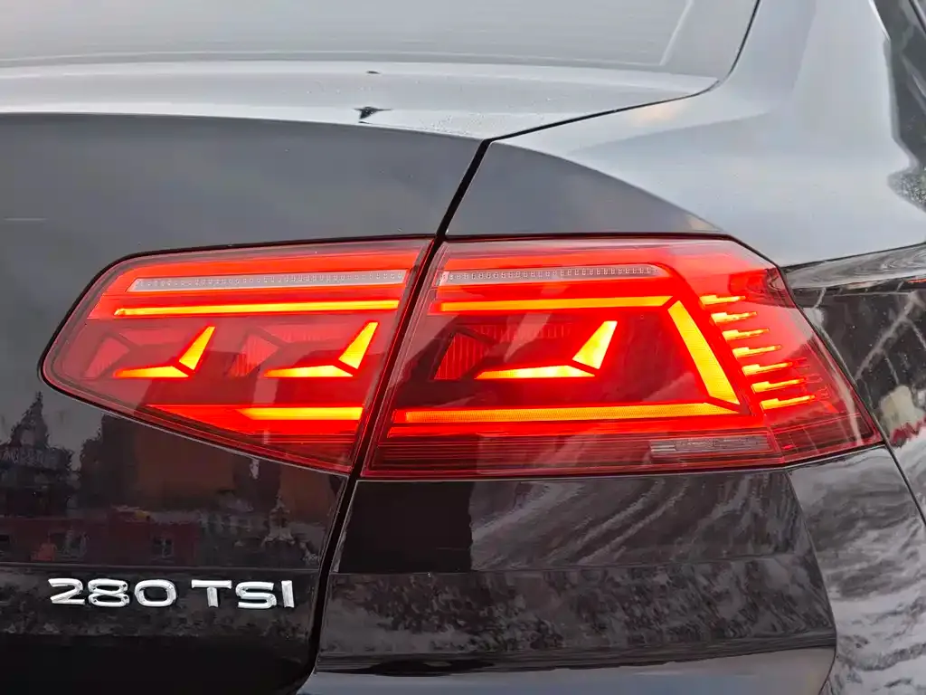 Volkswagen Magotan 2022 из CN, фото 4