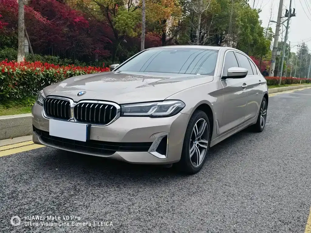 BMW 5 Series — фото 1