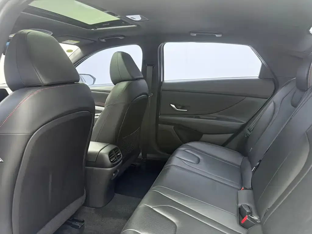 Hyundai Elantra 2022 из CN, фото 7