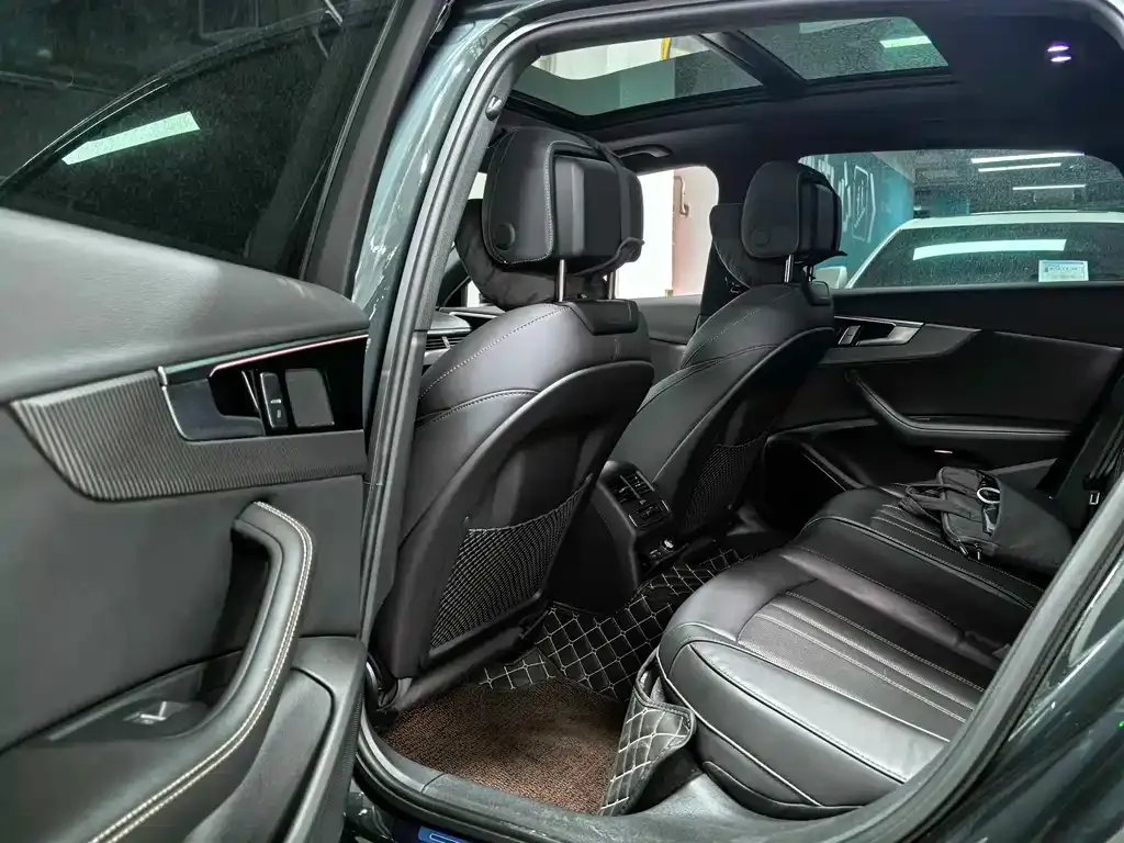 Audi A4L 2024 из CN, фото 5