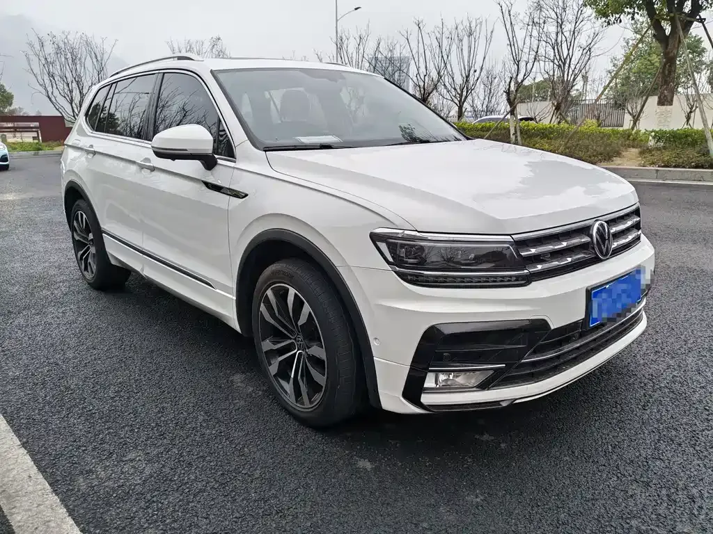 Volkswagen Tiguan L — фото 7