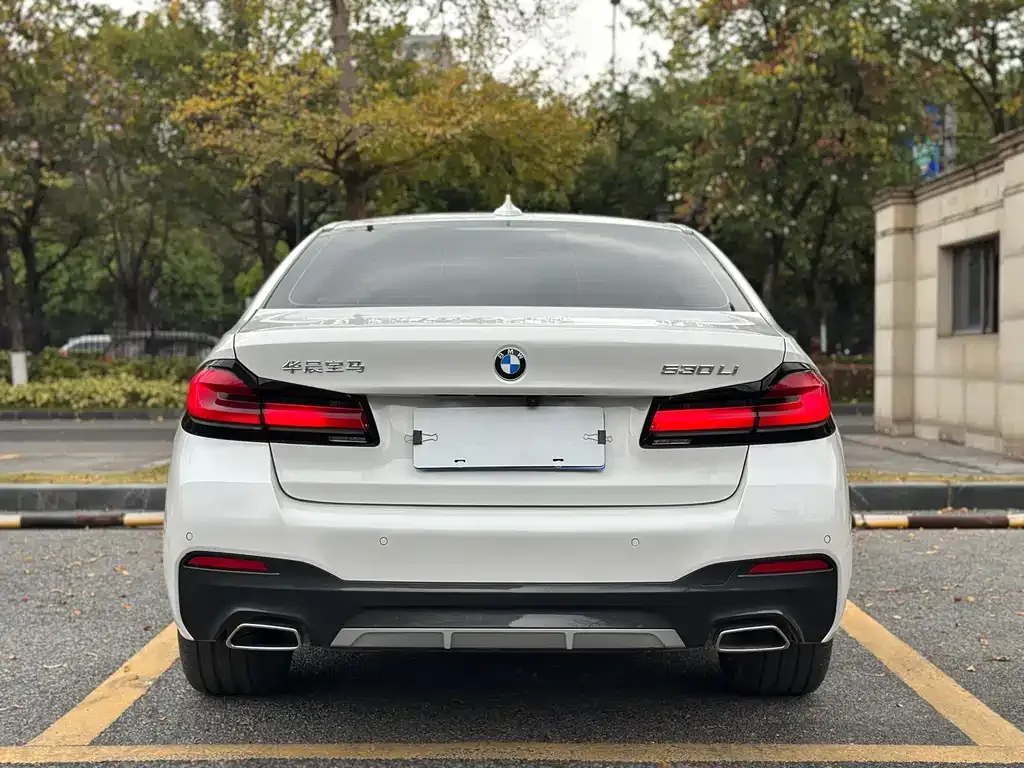 BMW 5 Series — фото 2