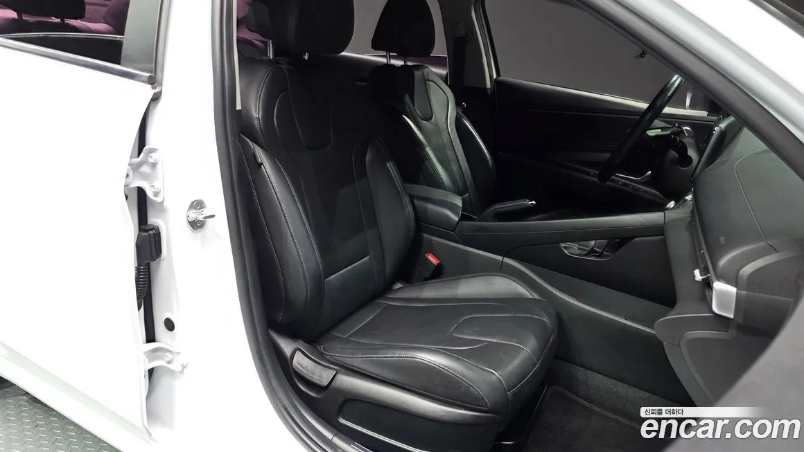 Hyundai AVANTE 2021 из KR, фото 2