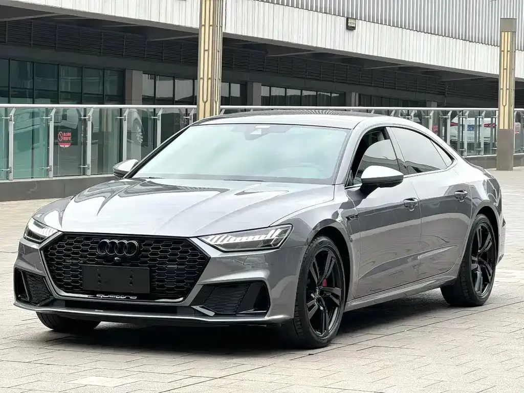 Audi A7L — фото 1