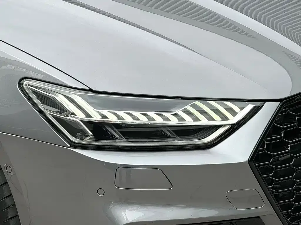Audi A7L — фото 7