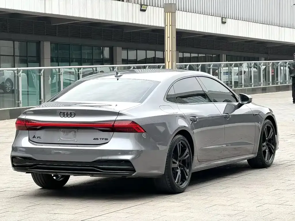 Audi A7L — фото 8