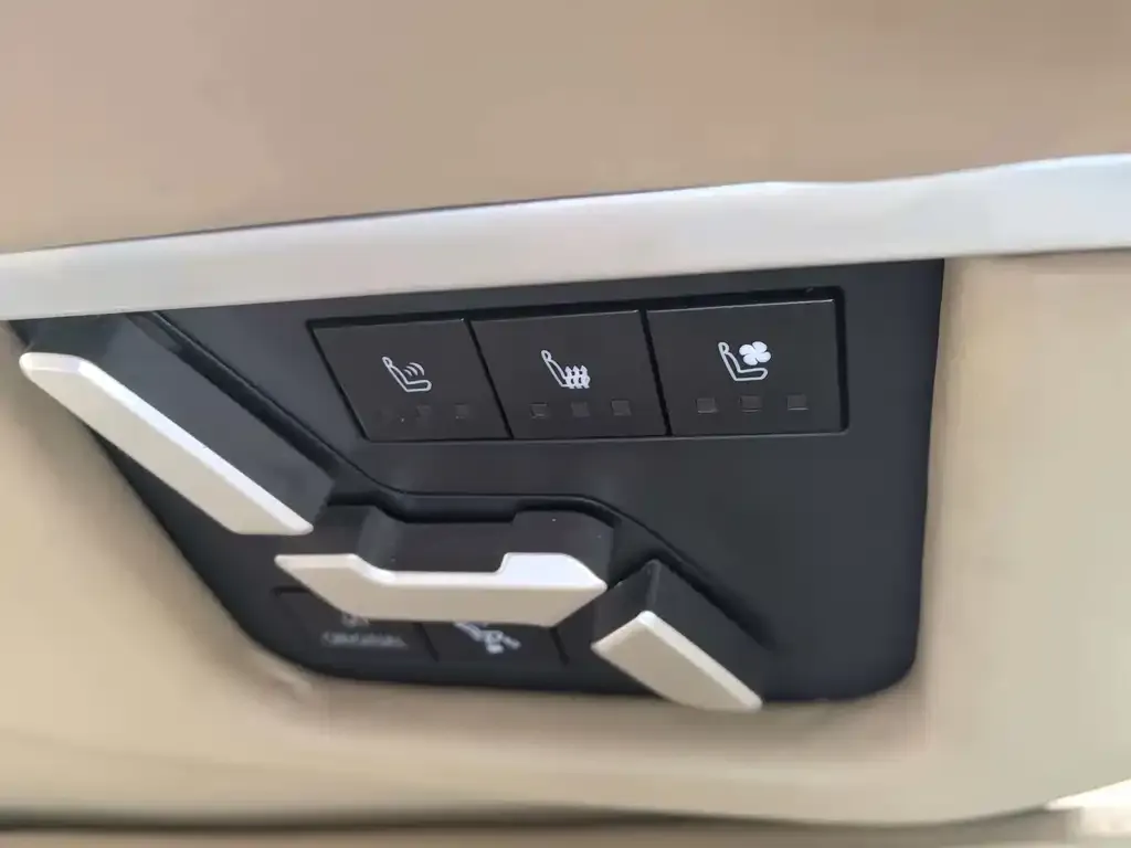 Toyota Sienna 2025 из CN, фото 3