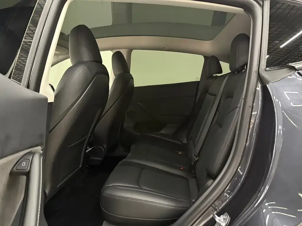 Tesla Model Y 2024 из CN, фото 9