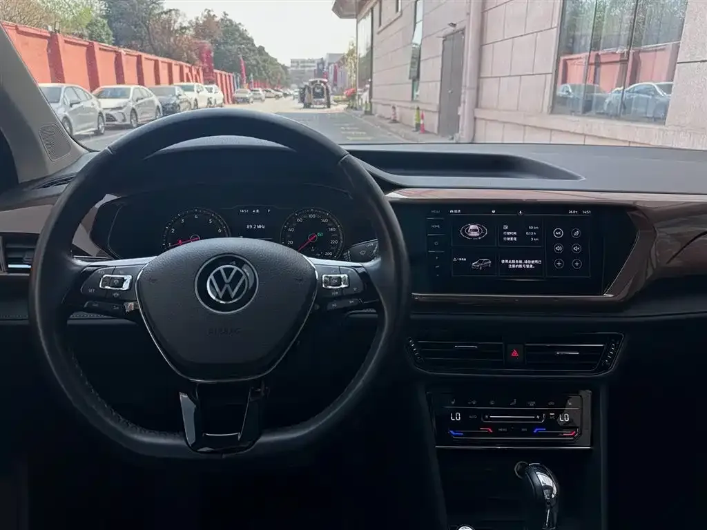 Volkswagen Tharu — фото 4