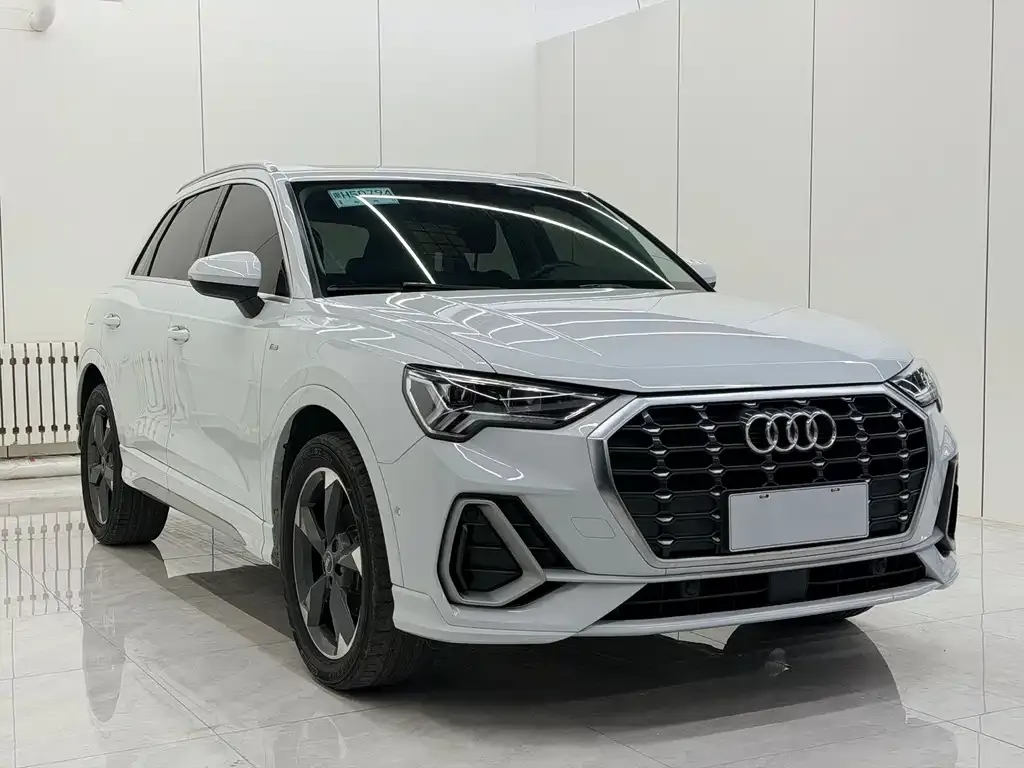 Audi Q3 — фото 7