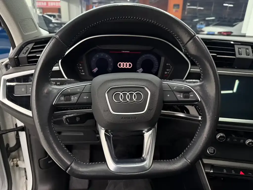 Audi Q3 — фото 4