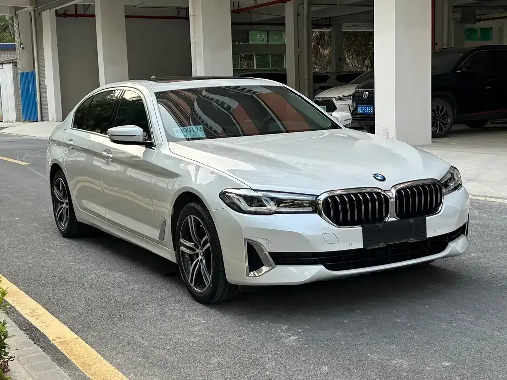 BMW 5 Series — фото 6