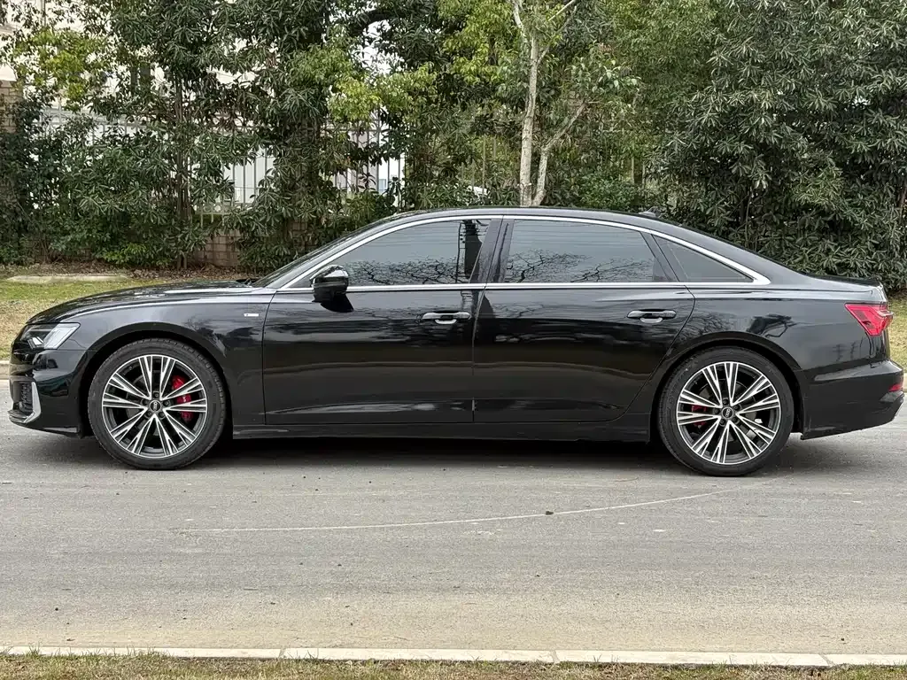 Audi A6L — фото 5