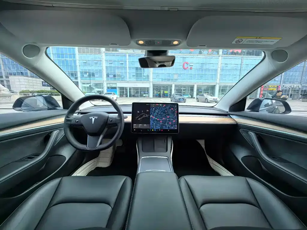 Tesla Model 3 — фото 6