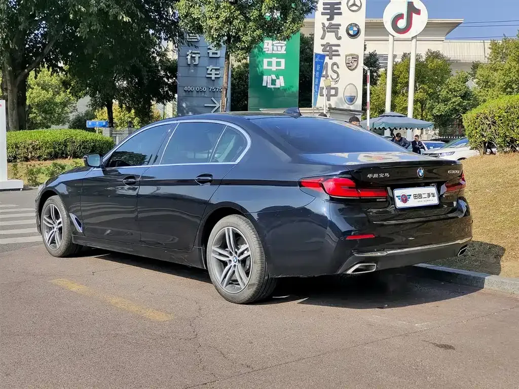 BMW 5 Series — фото 10